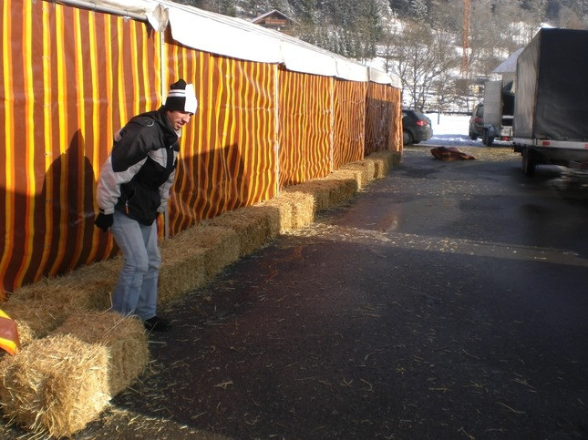 2010 zeltaufbau jubilaeum egesheim 20110325