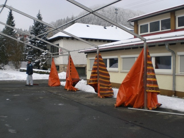 2010 zeltaufbau jubilaeum egesheim 20110325