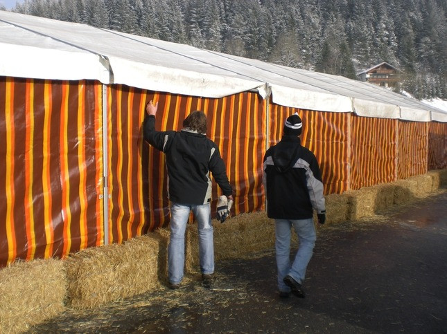 2010 zeltaufbau jubilaeum egesheim 20110325