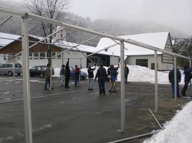 2010 zeltaufbau jubilaeum egesheim 20110325