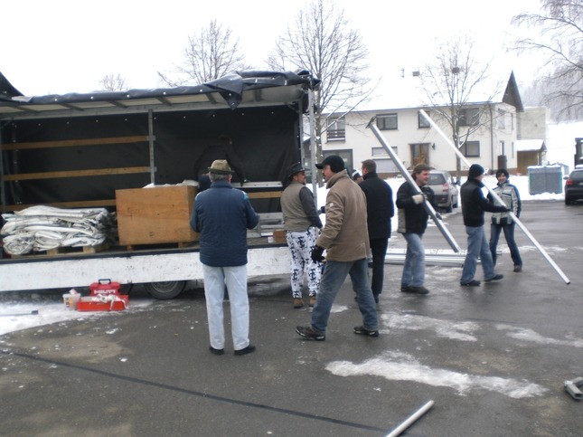 2010 zeltaufbau jubilaeum egesheim 20110325